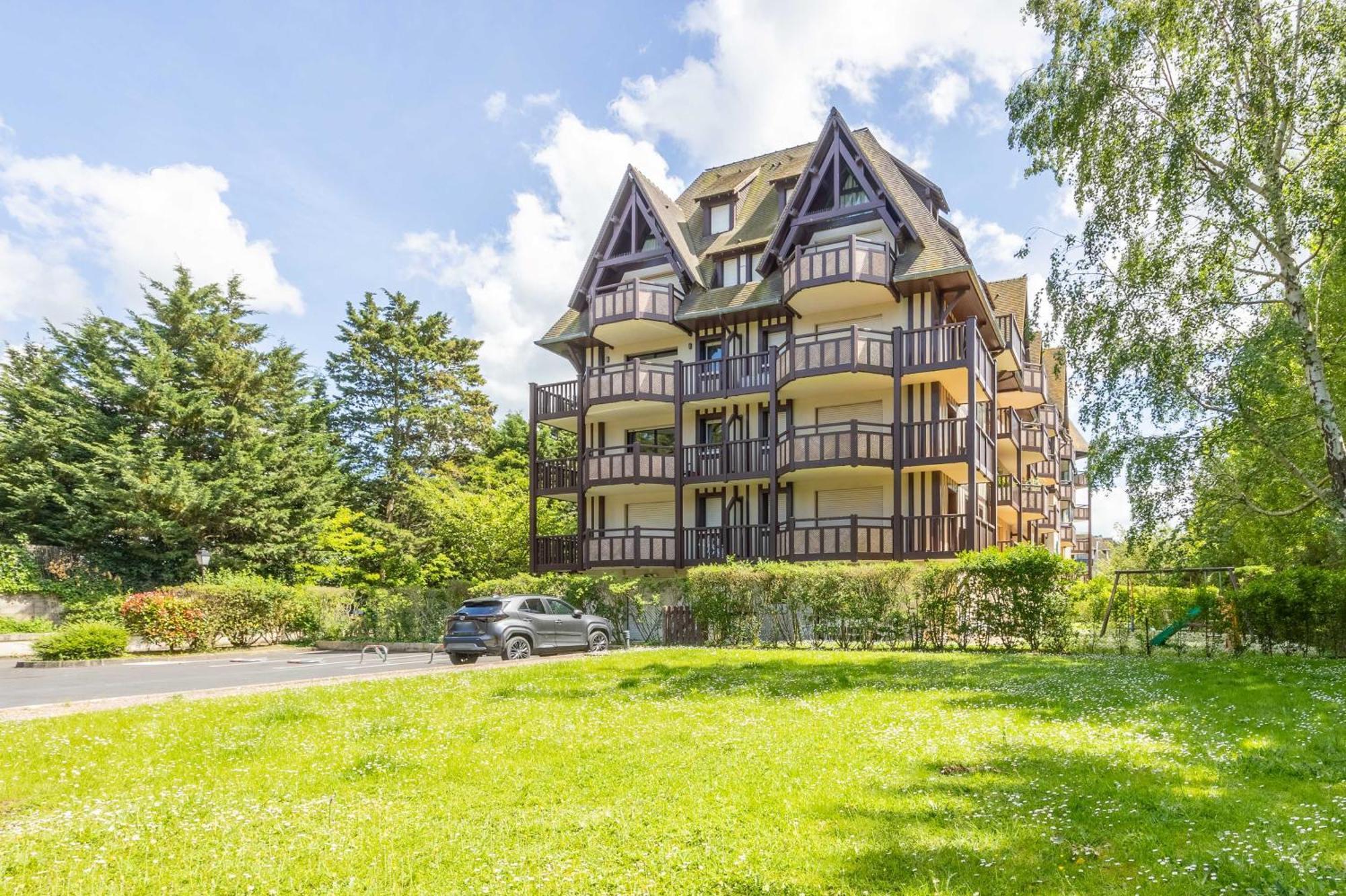 Apartment With Parking And Balcony Near The Beach Deauville Eksteriør bilde